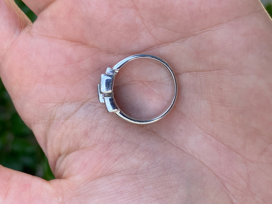 Vintage 18K White Gold Invisible Set Rainbow Sapphire Ring – 1.05ct Princess Cut – Size 6.5 Sizable