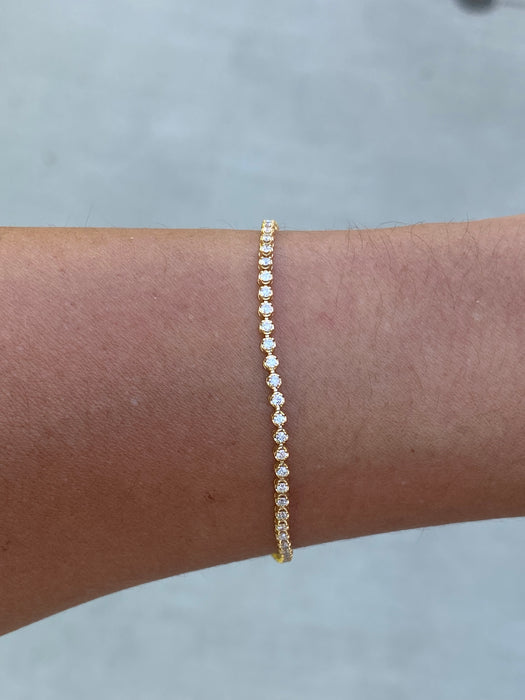 Vintage 18K Gold Natural Diamond Tennis Bracelet 1.00 TCW