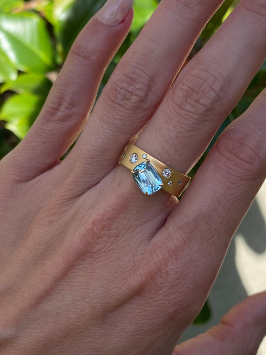 18k Brushed Gold Aquamarine & Diamond Ring – Size 6.5