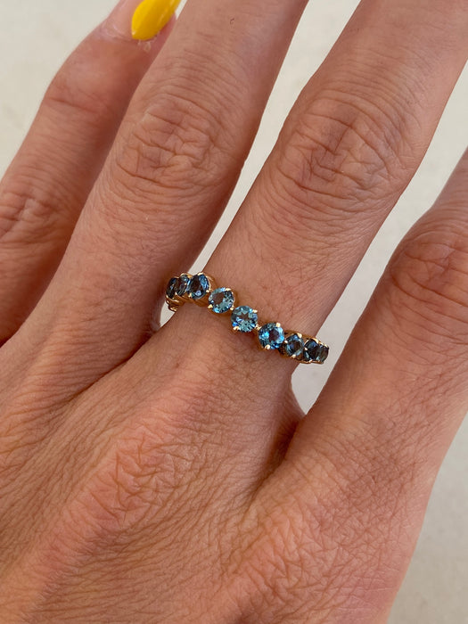 14K Gold 1.10 Carat London Blue Topaz Wavy Ring Size 6.25