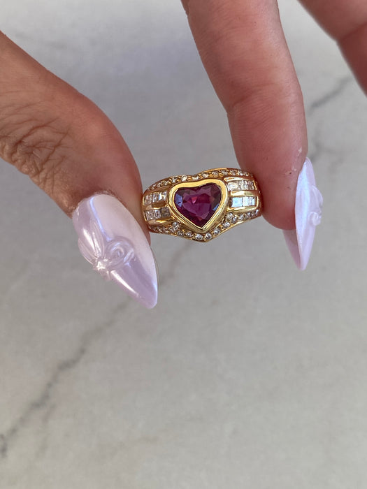 Vintage 18K Yellow Gold Natural Ruby Heart & Diamond Ring