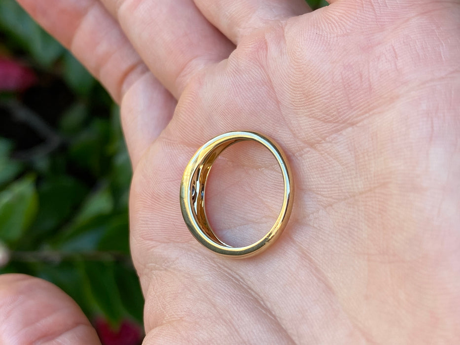 14k flush set blue sapphire ring size 6.25