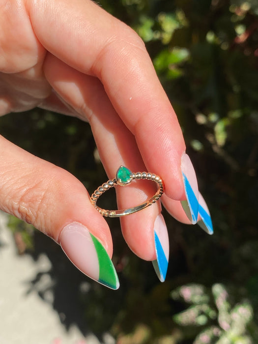 14k emerald bead ring size 6.5