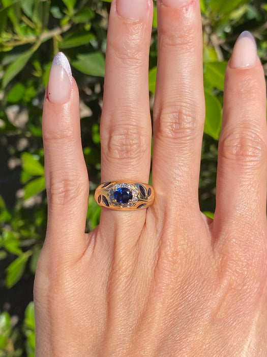 Vintage 18K Gold Blue Sapphire & Diamond Floral Ring