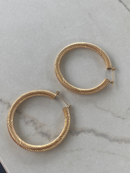 14K Vintage Ribbed Croissant Hoop Earrings