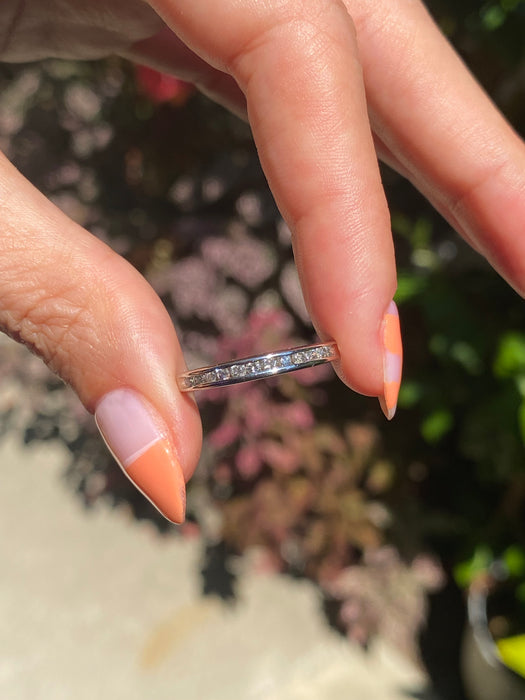 Platinum 0.25 tcw diamond ring size 6