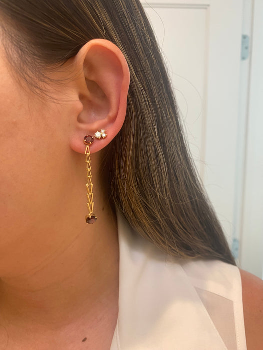 14k garnet v link earrings