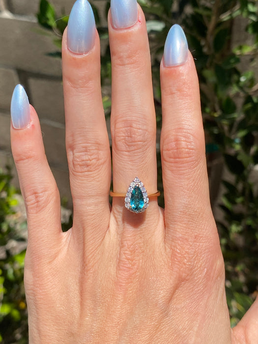 Vintage 18K Blue Teal Tourmaline Diamond Ring Size 6