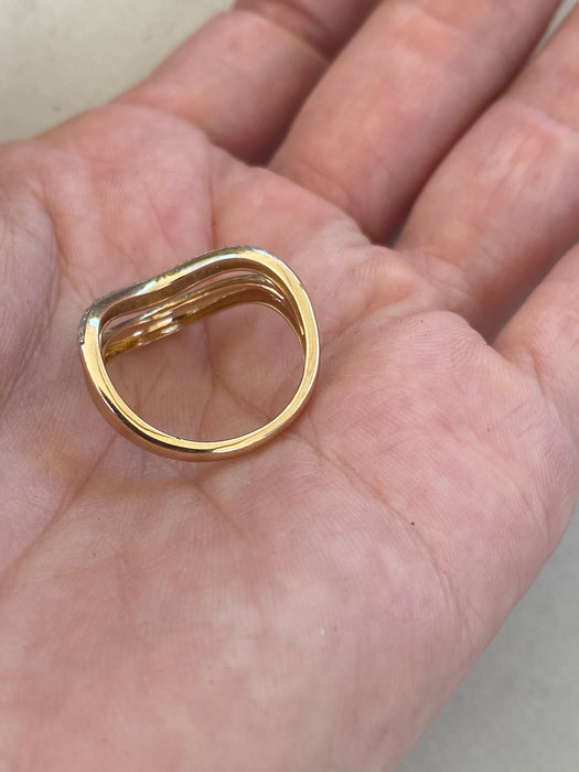 14K Gold Wavy Double Diamond Ring