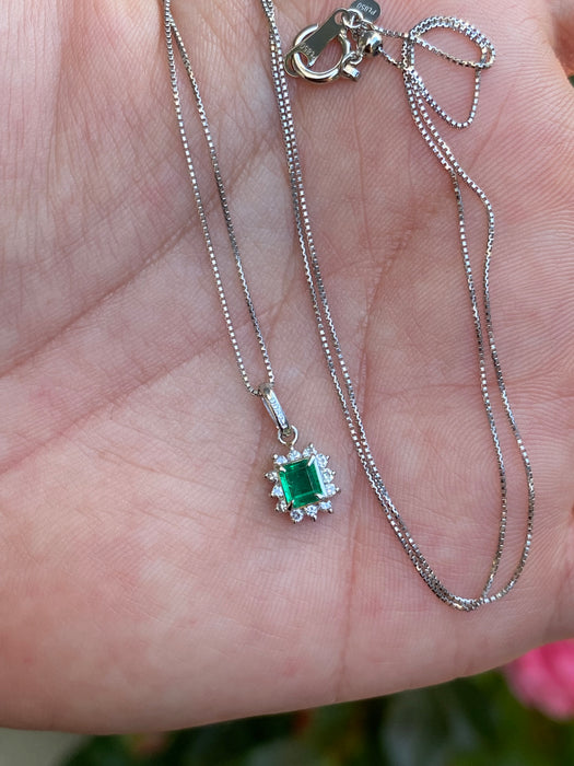 Platinum emerald diamond necklace