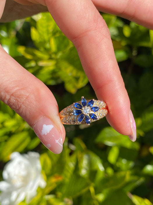 18k blue sapphire and diamond flower ring size 6