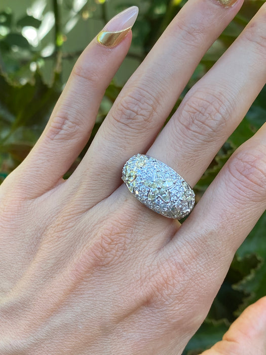 18k white gold diamond bombe star flower ring size 6