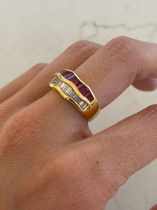 Vintage 18K Yellow Gold Ruby & Diamond Baguette Ring