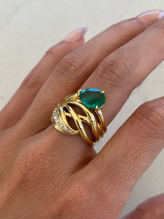 Vintage 18K Gold Emerald & Diamond Ring