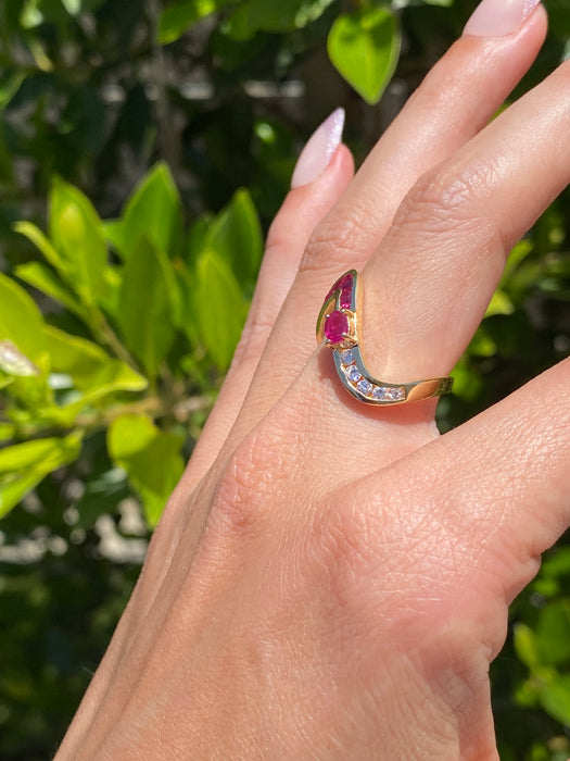 Vintage 18K Gold Ruby & Diamond Chevron Wave Ring