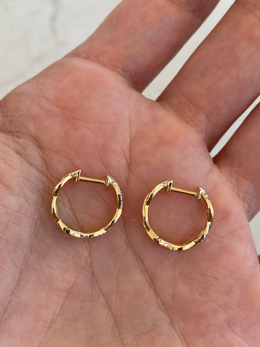 14K Gold Wavy Double-Row Diamond Huggie Earrings