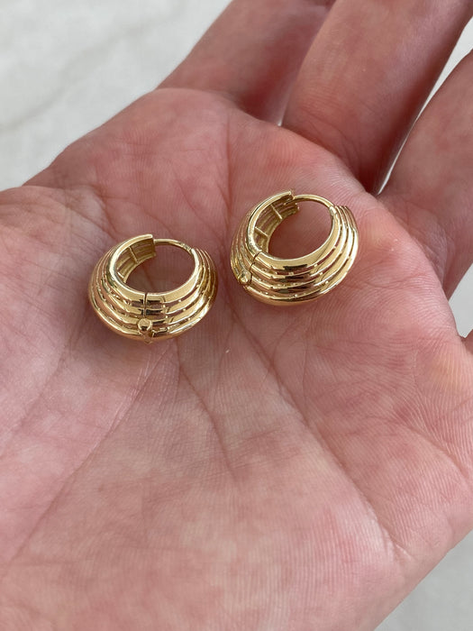 Vintage 14K Gold Huggy Hoop Earrings