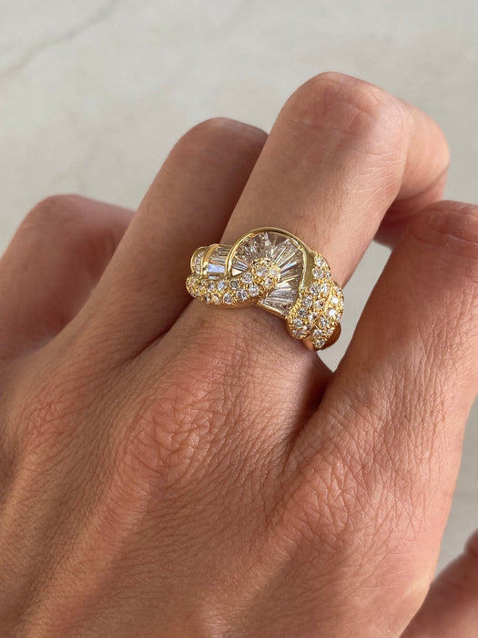 Vintage 18K Gold Baguette & Round Diamond Ring