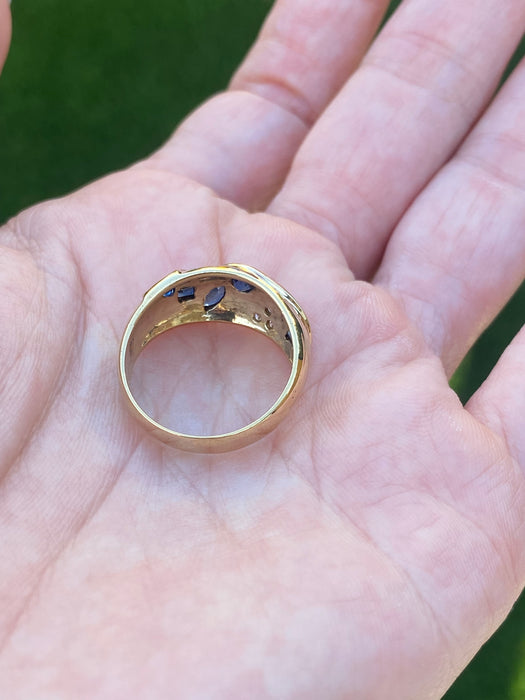Vintage 18K Gold Blue Sapphire & Diamond Flush Set Ring