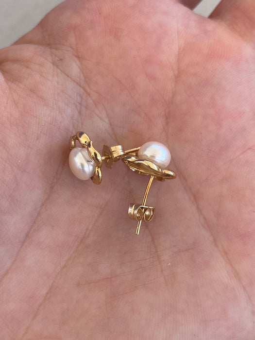 Vintage 14K Pearl Stud Earrings