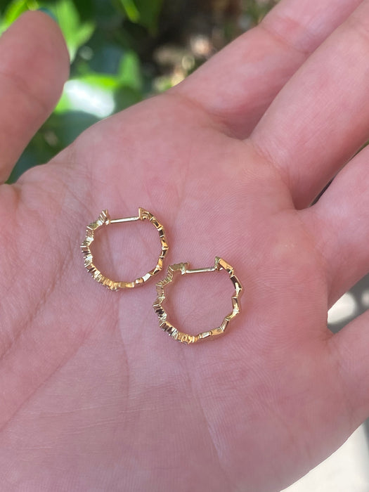 14k zig zag diamond huggie earrings