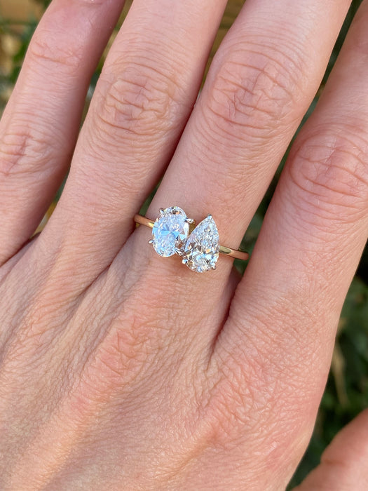 14K Two-Tone Gold 2 Carat Lab Diamond Toi et Moi Ring – Oval & Pear Cut – Size 7