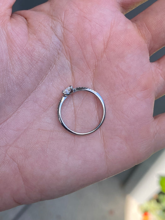 Platinum 900 diamond heart ring size 6.25