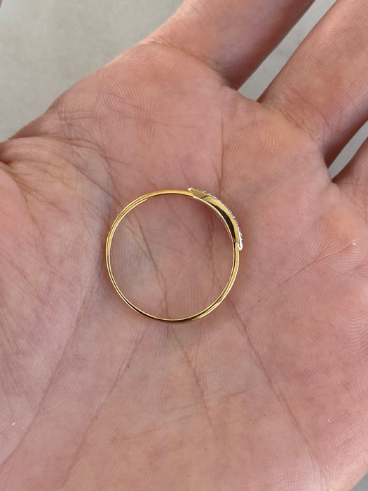 14K Gold Diamond Open Circle Ring Size 8.5