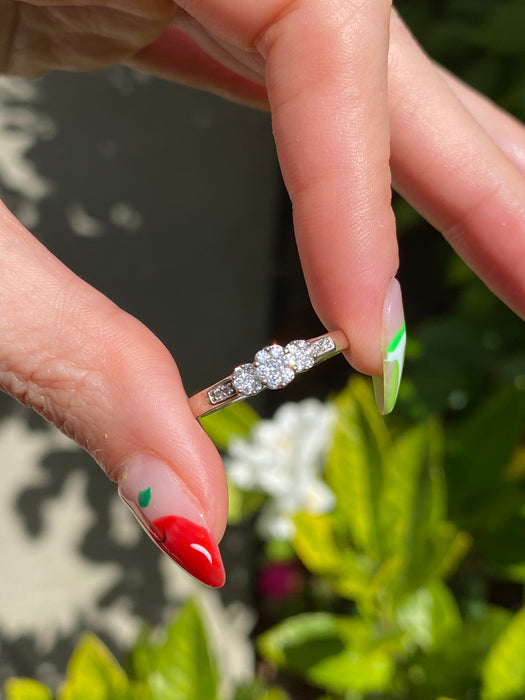 14k white gold diamond flower ring size 7