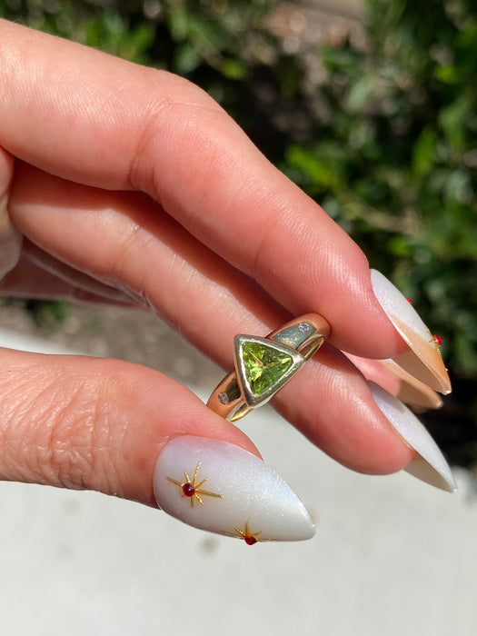Vintage 14K Gold Peridot & Diamond Ring