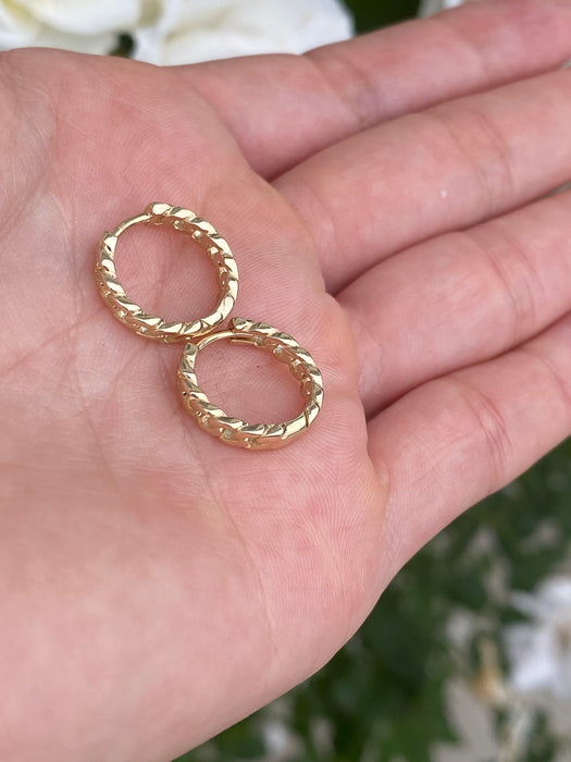 14k curb huggie earrings