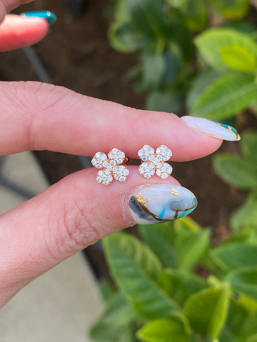 18k diamond flower stud earrings