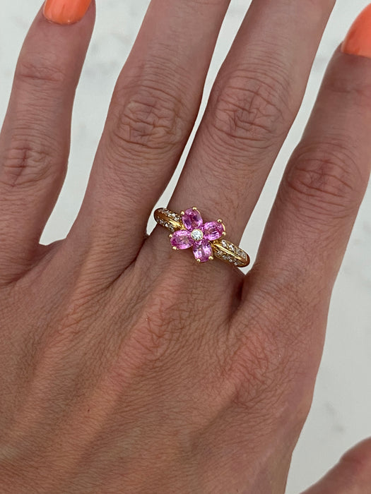 Vintage 18K Gold Pink Sapphire Diamond Flower Ring