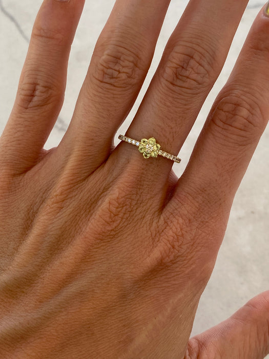 10K Peridot & Diamond Flower Ring