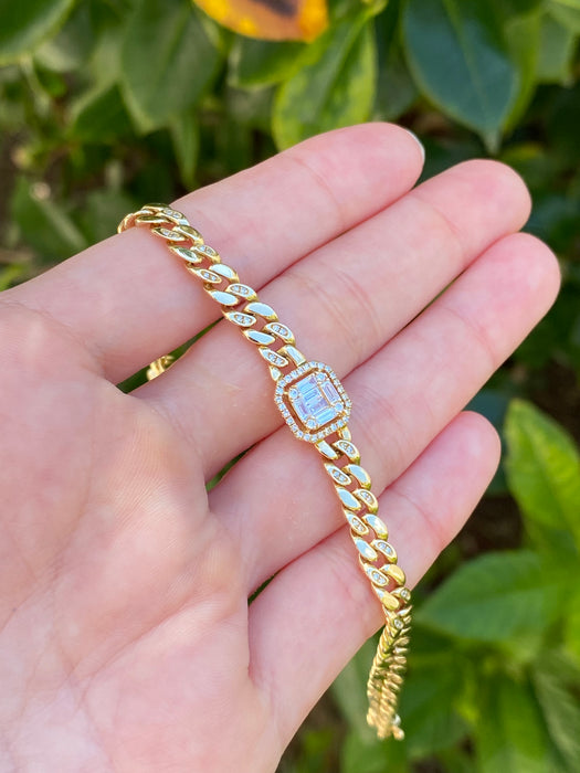 14k diamond curb bracelet 6.75”