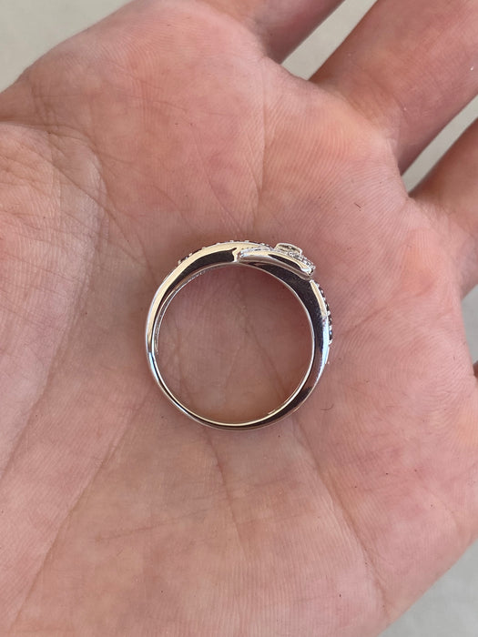Vintage 18K White Gold Diamond Buckle Ring