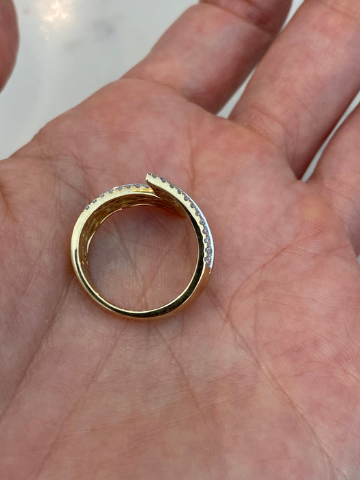 14K Gold Twist Bypass Diamond Ring