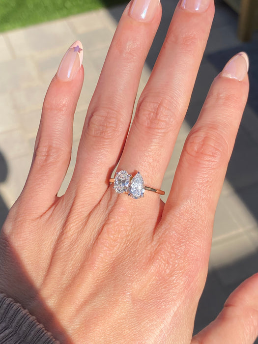 14K Two-Tone Gold 2 Carat Lab Diamond Toi et Moi Ring – Oval & Pear Cut – Size 7
