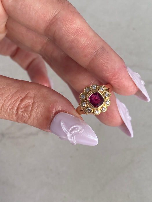 Vintage 18K Ruby & Diamond Flower Ring