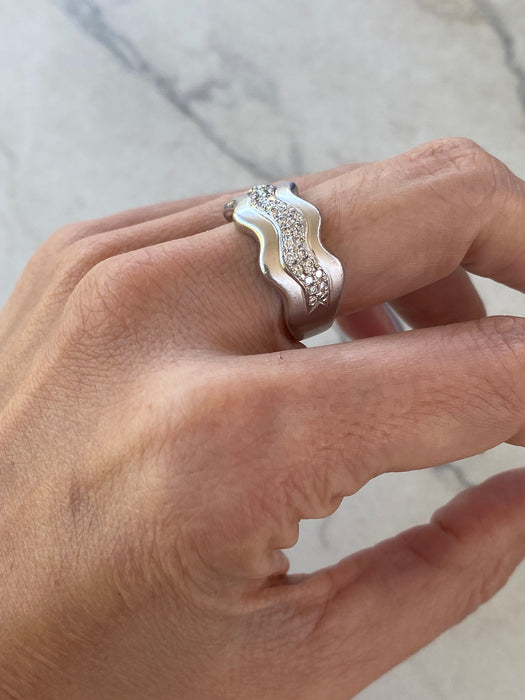 Vintage Platinum 900 Brushed Finish Wavy Diamond Ring