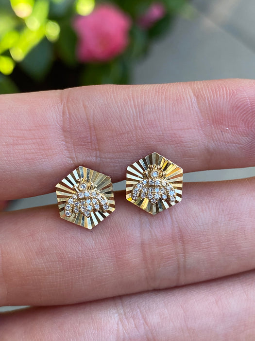 14k fluted diamond bee stud earrings