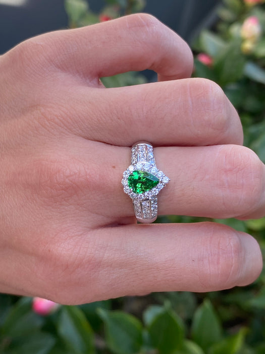 Platinum tsavorite garnet diamond ring size 7.5