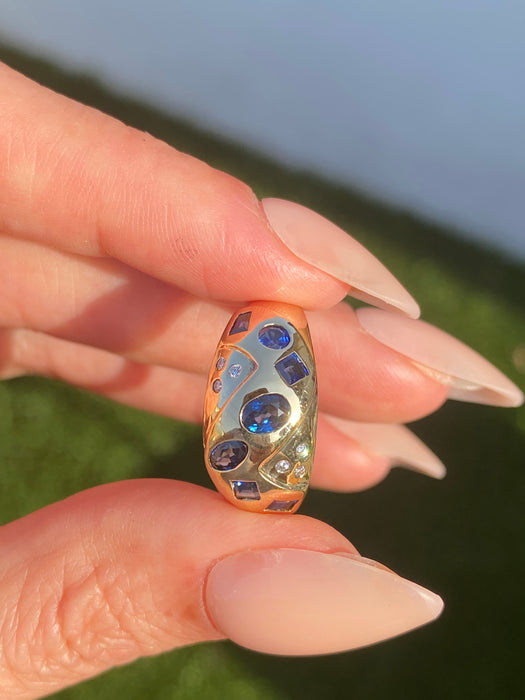 Vintage 18K Gold Blue Sapphire & Diamond Flush Set Ring