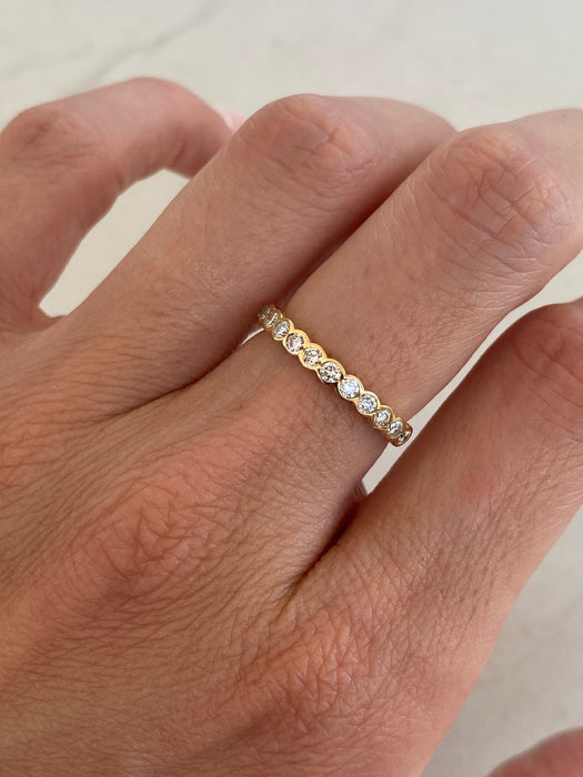 Vintage 18K Bezel-Set Natural Diamond Ring