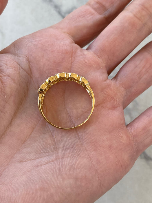 Vintage 18K Natural Diamond Squiggle Ring