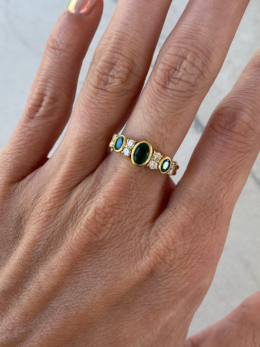 Vintage 18K Gold Bezel-Set Oval Emerald & Diamond Ring