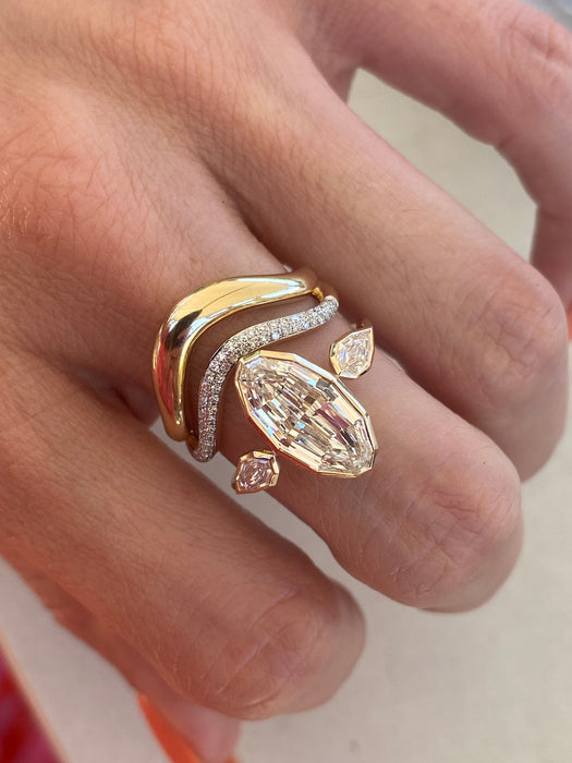 14K Gold Wavy Double Diamond Ring