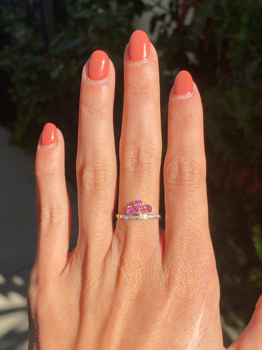 18k white gold pink sapphire diamond wavy ring size 6.5