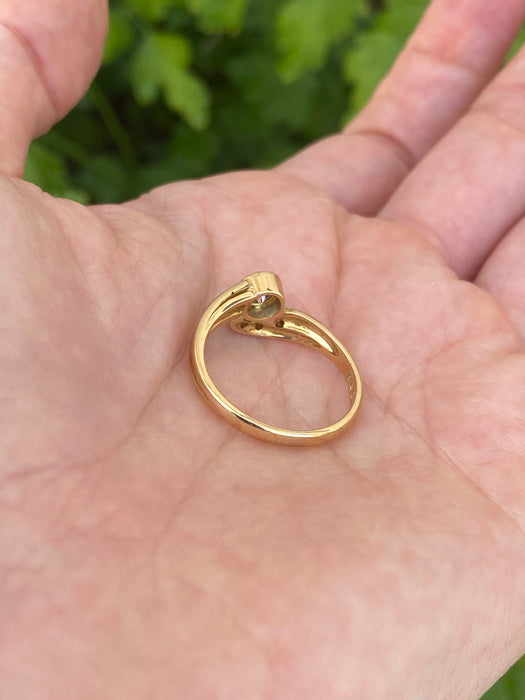 Vintage 18K Gold Bezel Diamond Ring Size 6.75