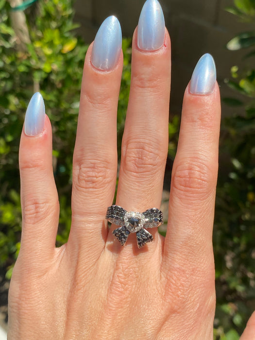 Vintage 18K White Gold Black & White Diamond Heart Bow Ring